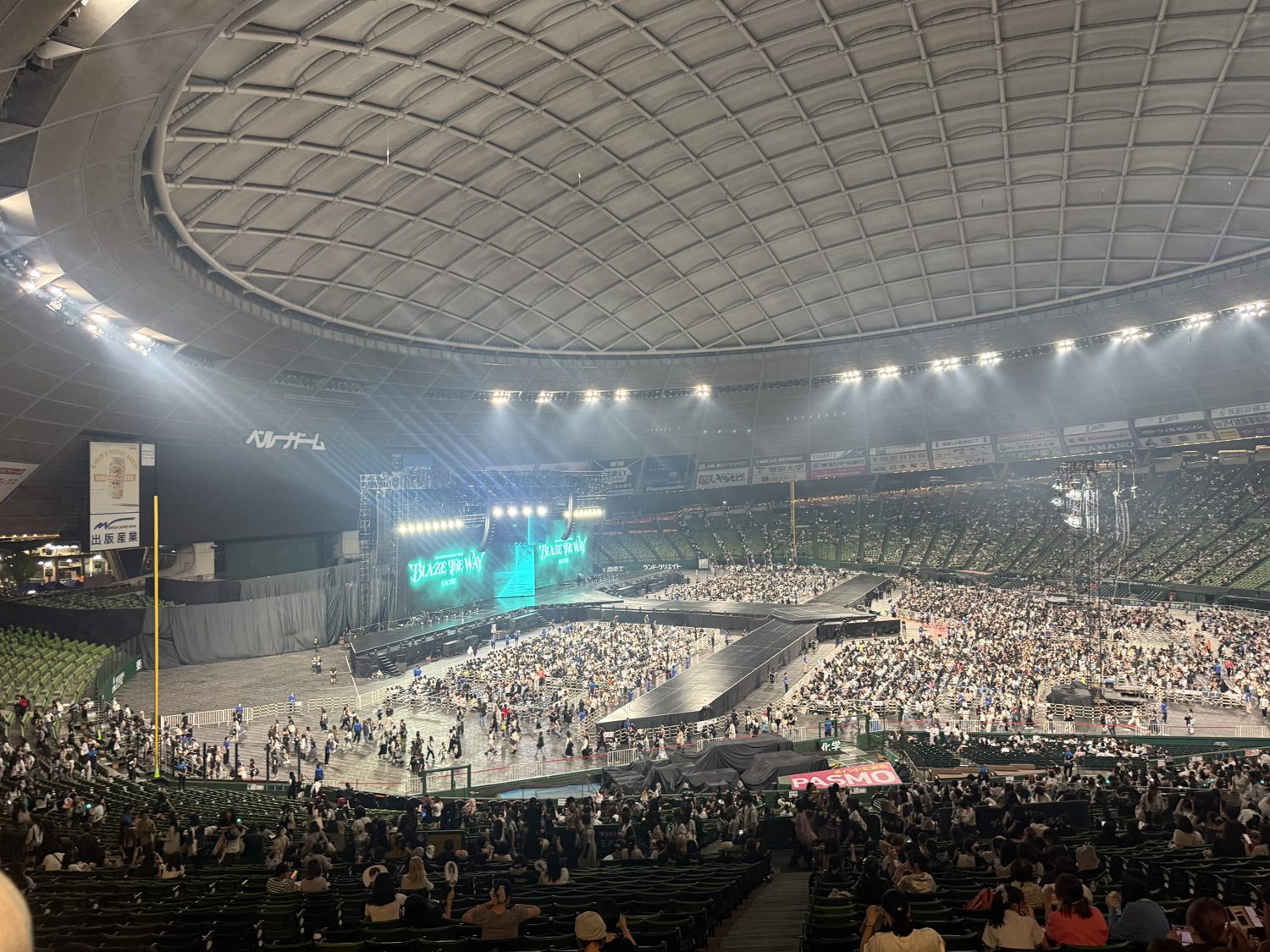 &TEAM at Belluna Dome — concert atmosphere
