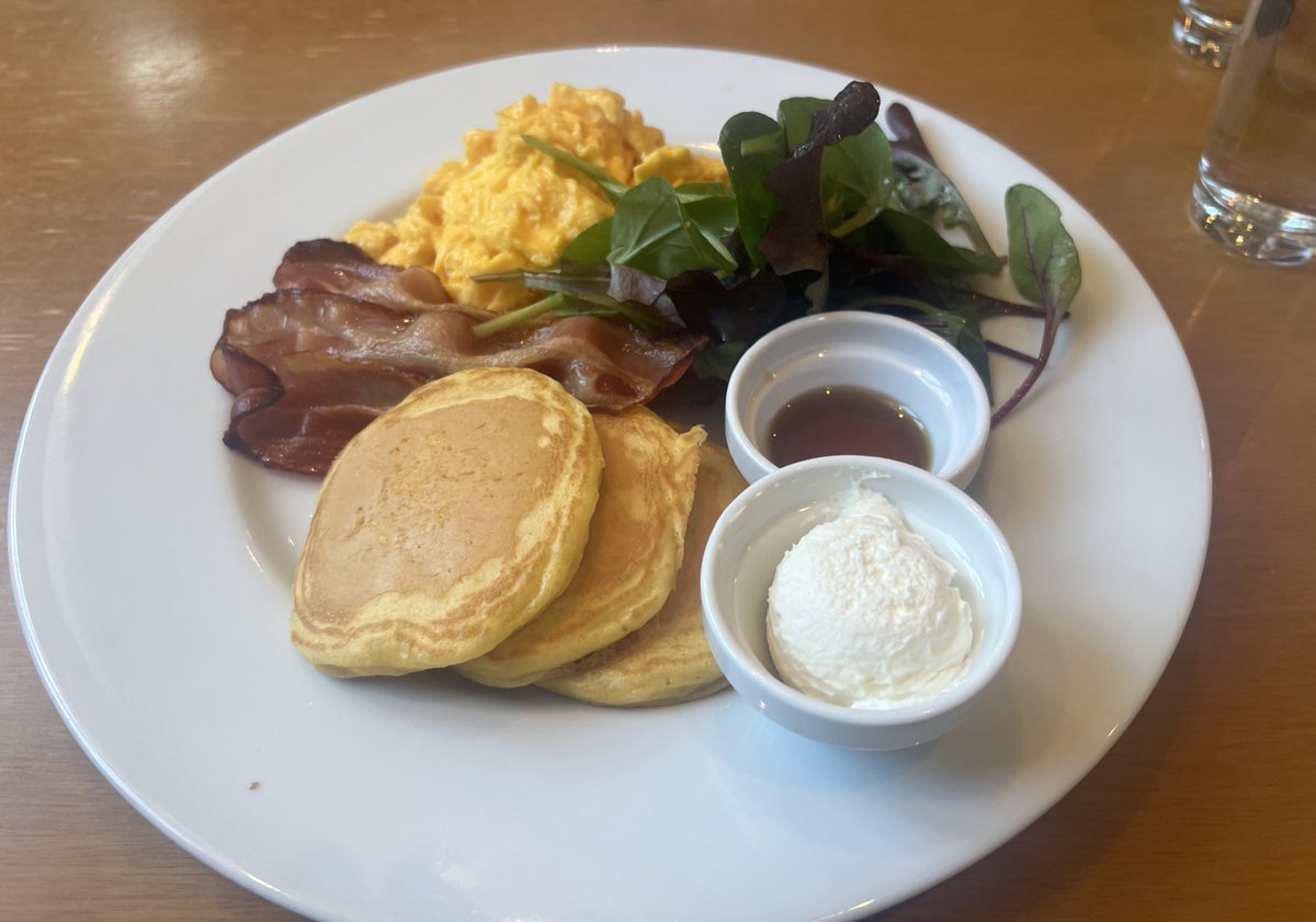 Sarabeth's Shinagawa breakfast plate — Cafés & tables